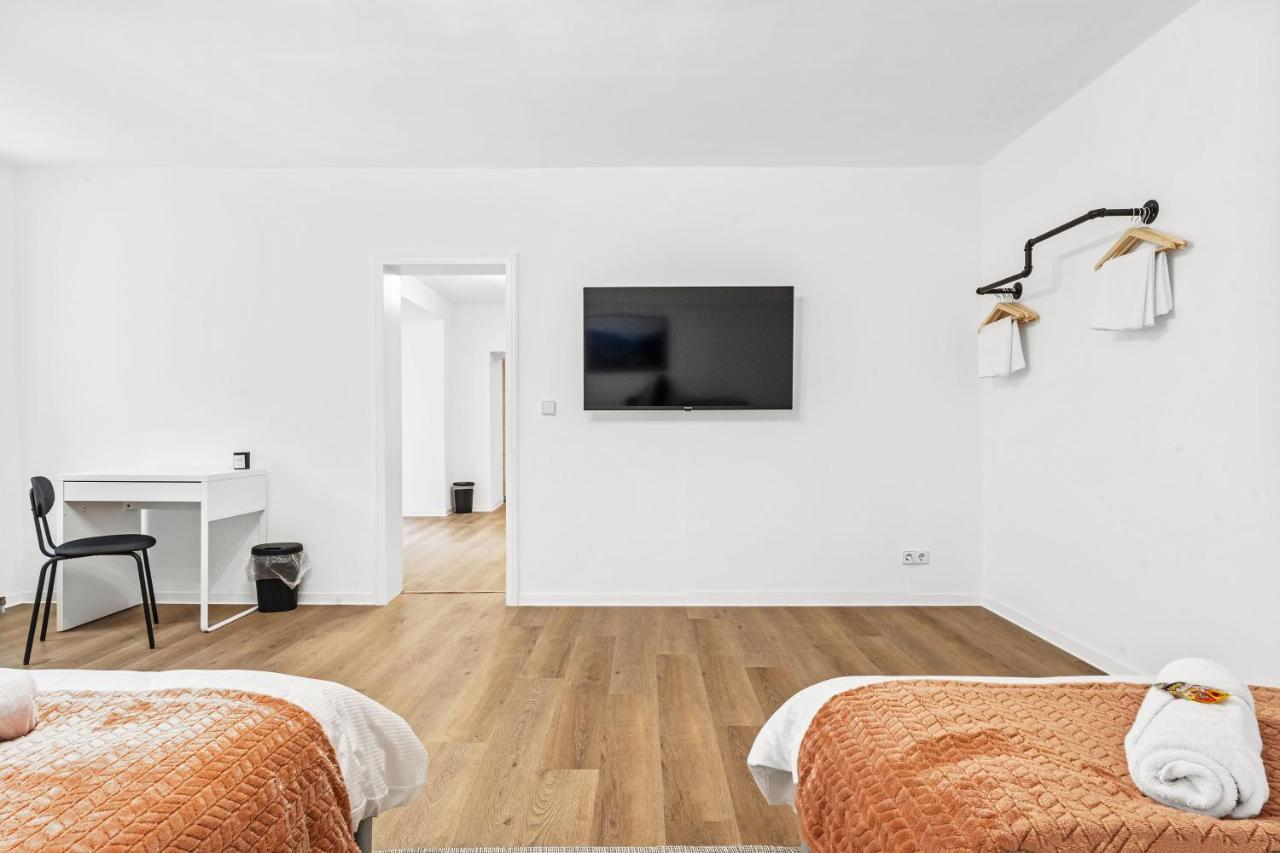 2 Zimmer Apartments, 4 Betten, Vollmoebliert,Zentrale Lage Am S-Bahnhof Berlín Exteriér fotografie